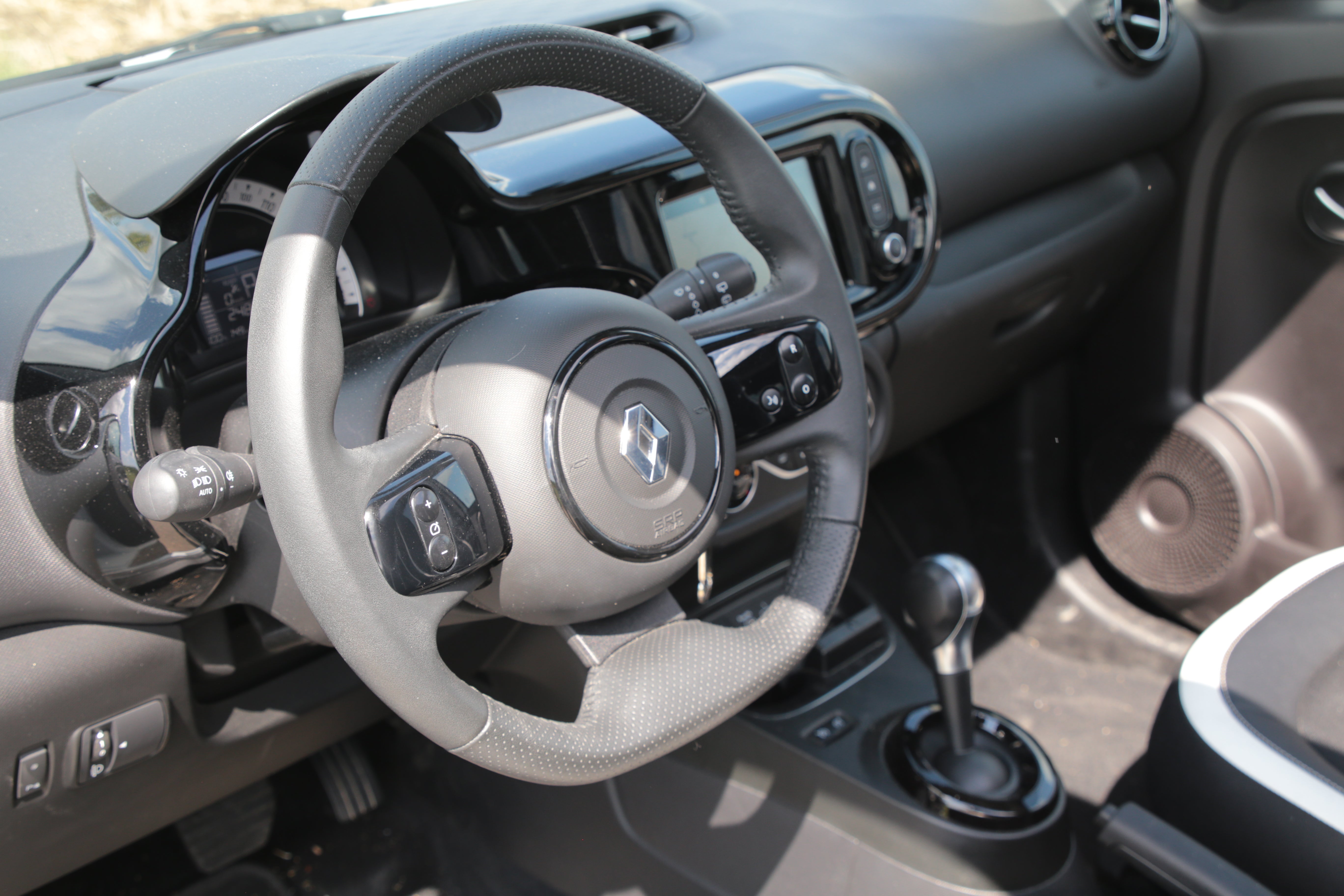 Renault Twingo (elektrisch) mit Faltdach- nur 49 Euro / Tag!! – 4