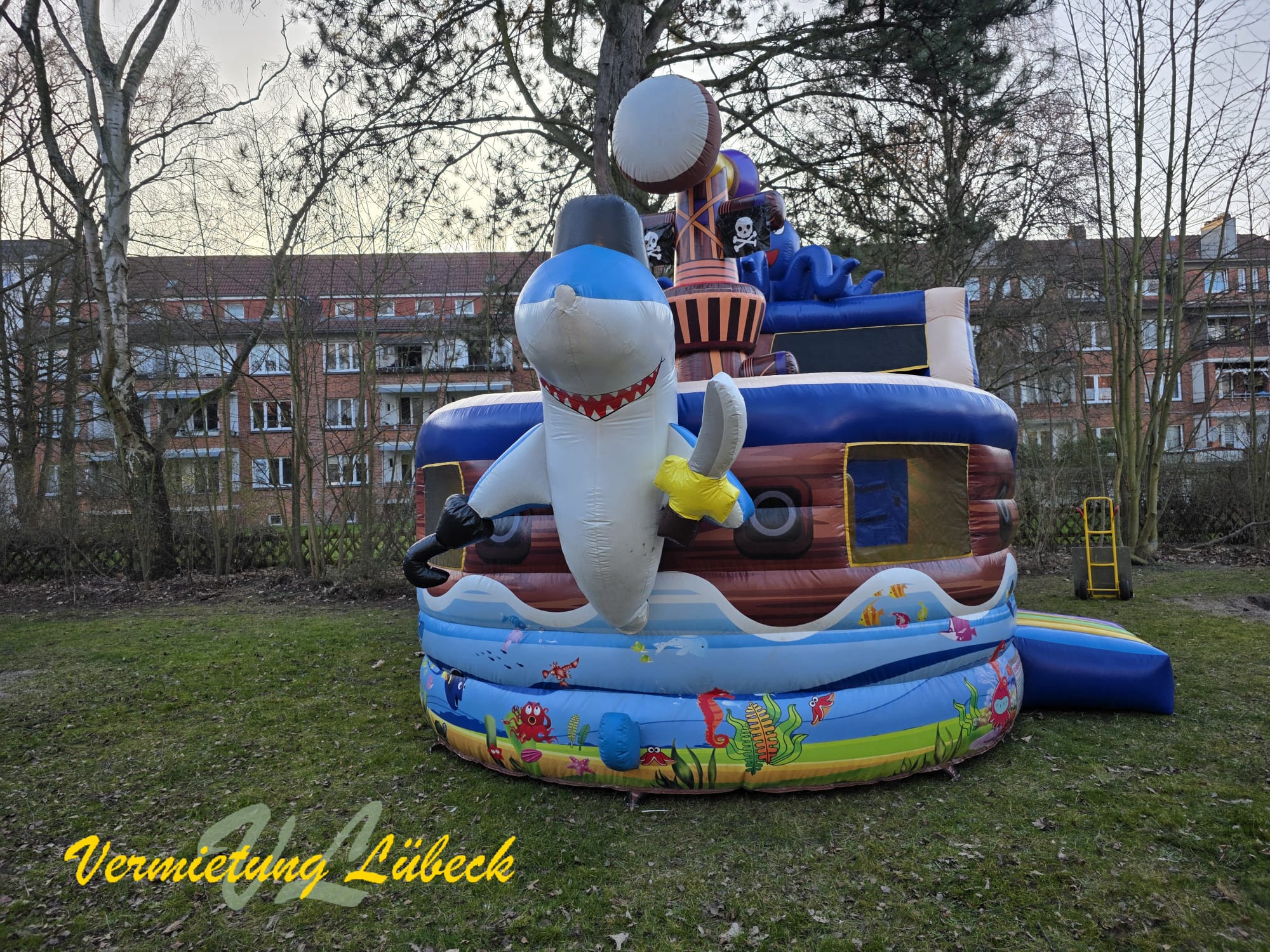 XXL Piratenschiff mit Rutsche – 2