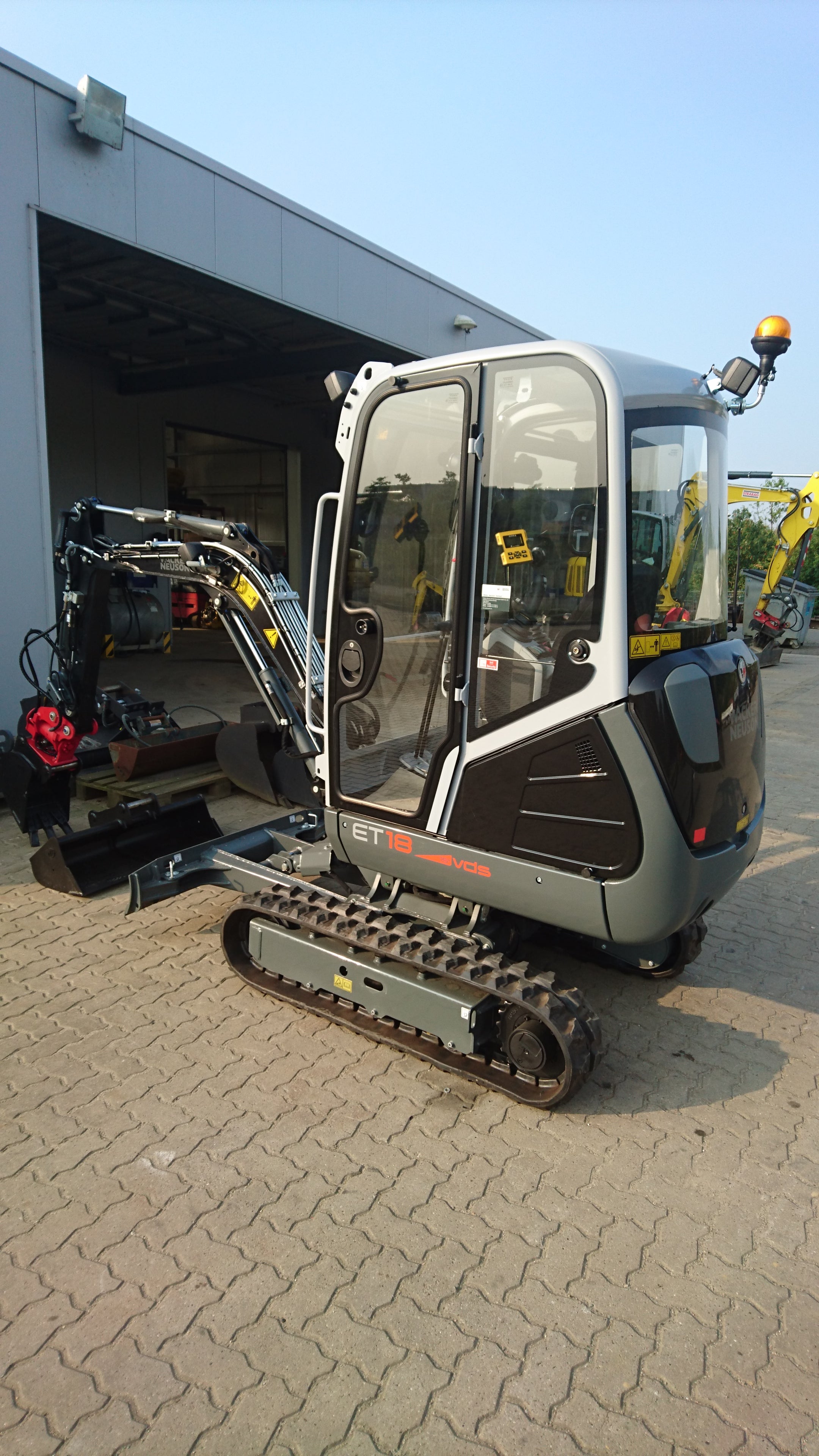 Minibagger ET 18 Wacker Neuson,  2 Tonnen. MIT Fahrer – 4