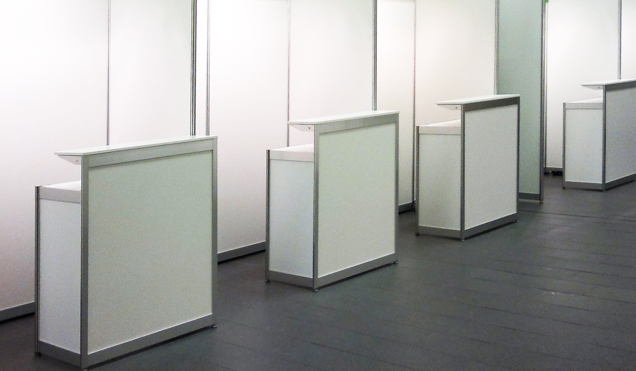 Counter TANO I weiß | Messetheke | Infocounter – 2