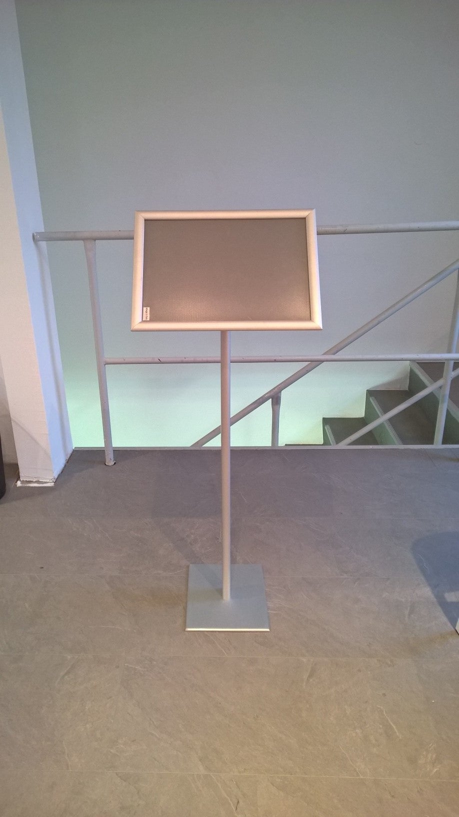 Infotafel DIN A3 | Aufsteller | Kundenstopper | Wegeleitstele für Veranstaltungen (Indoor)