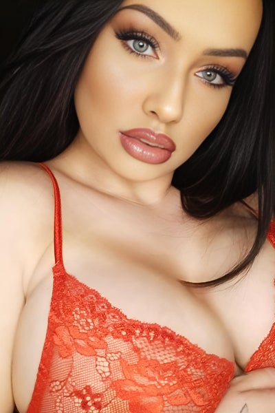 Stripperin Larissa buchen: Verführerische Stripshow für Ihre Party – 4