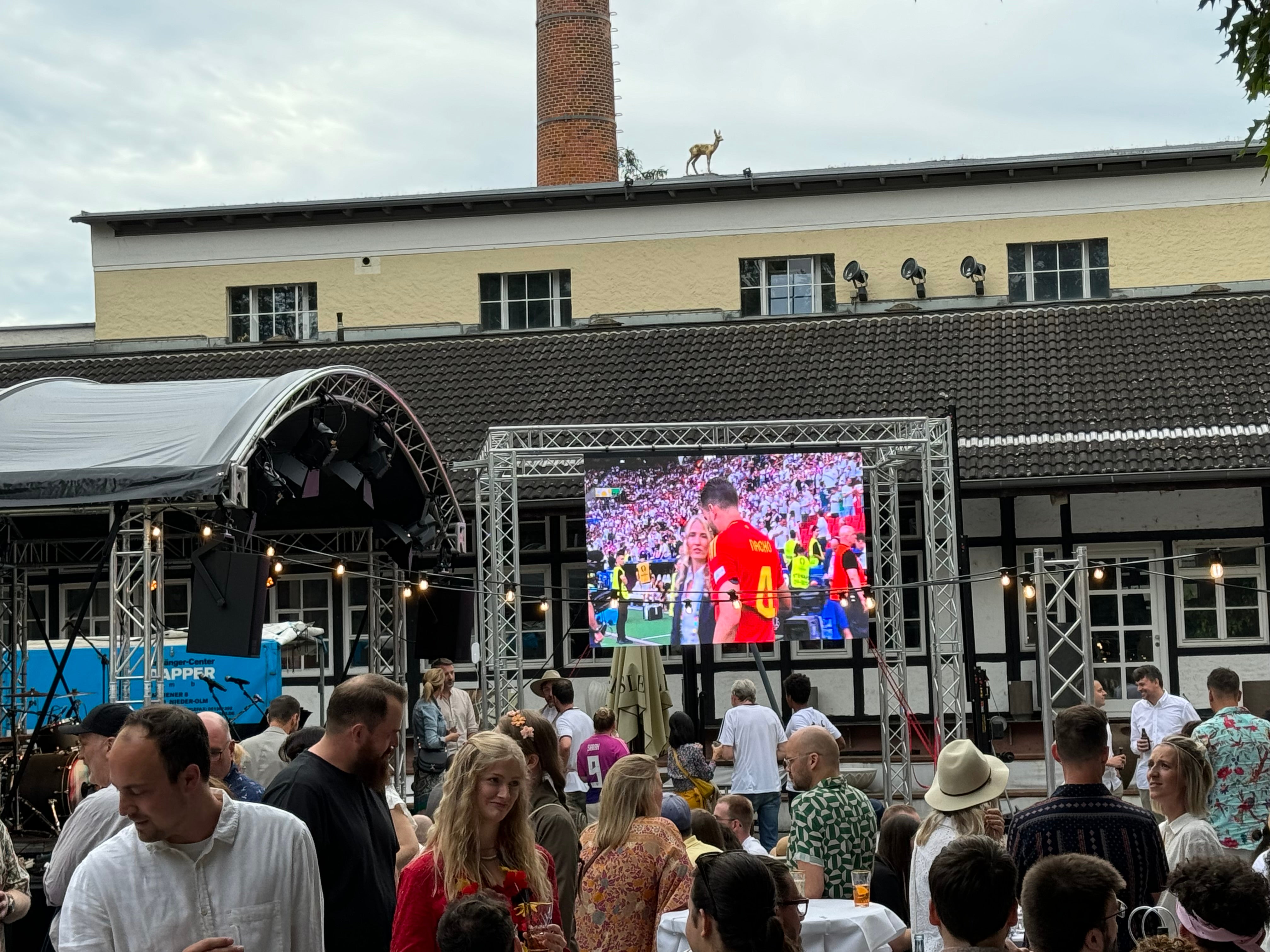 Outdoor-LED-Video-Wall bis maximal 22qm auf Wunschformat – 2