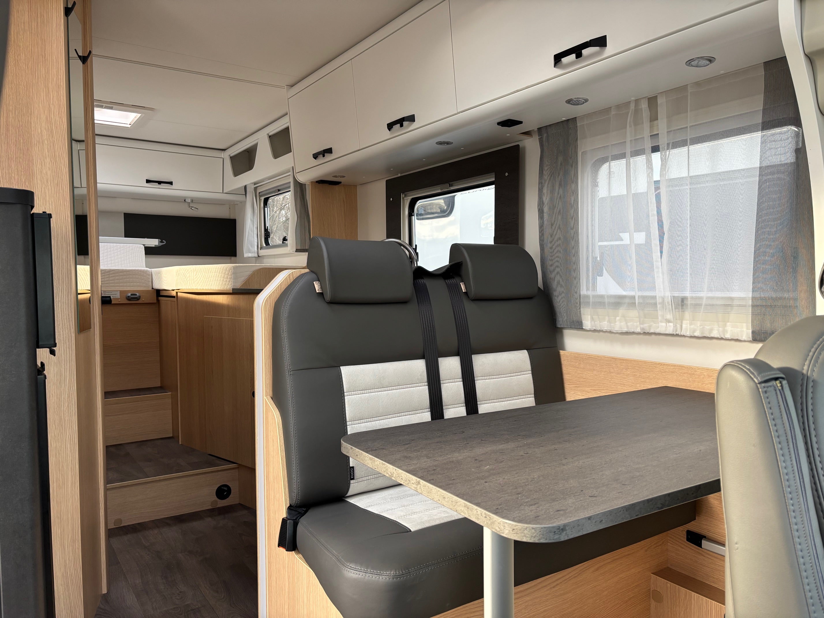 Teilintegriertes Wohnmobil Sunlight T 670 S – 3