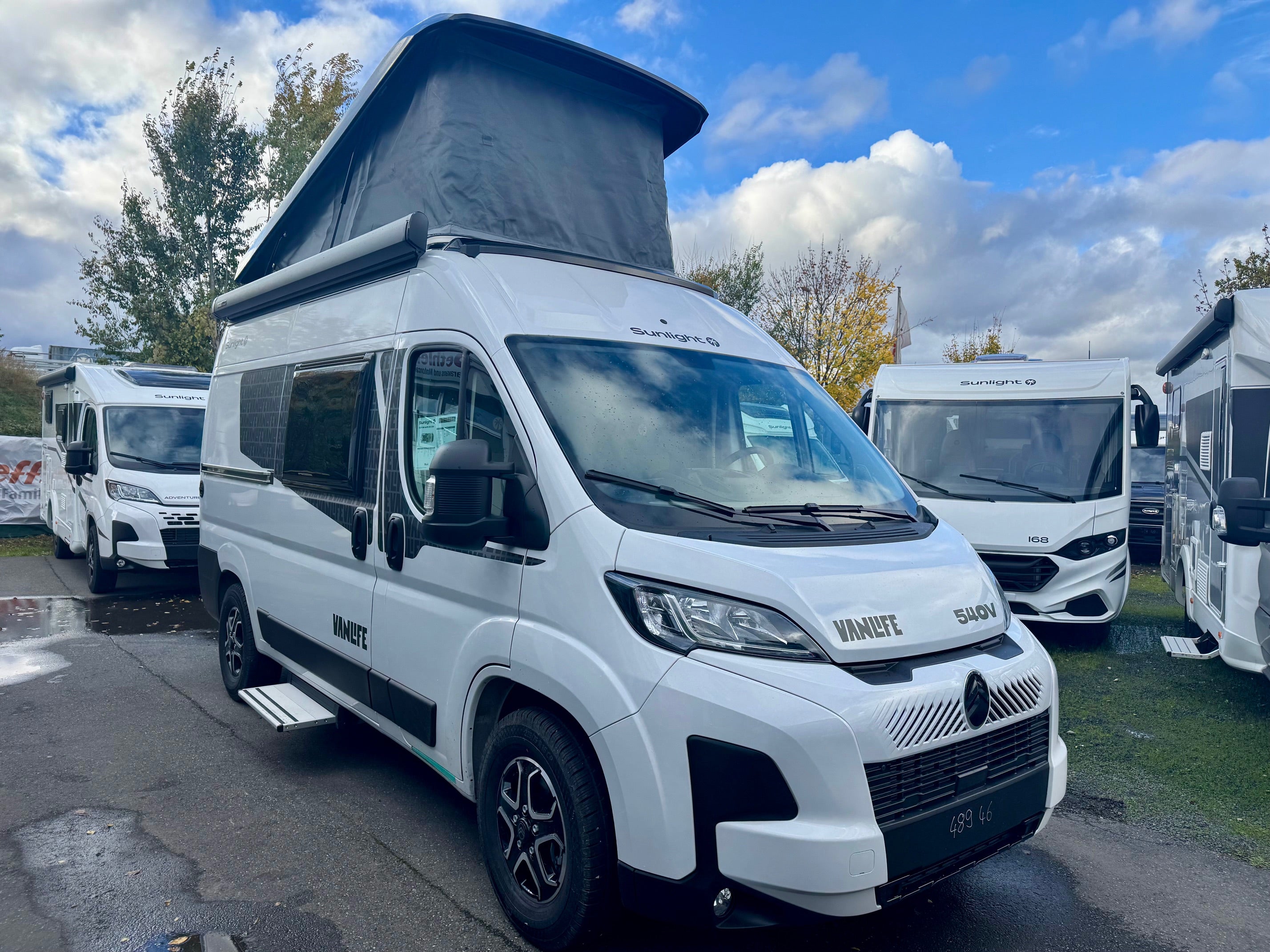 Sunlight Cliff 540 Vanlife Wohnmobil Van - mit Aufstelldach und Anhängerkupplung