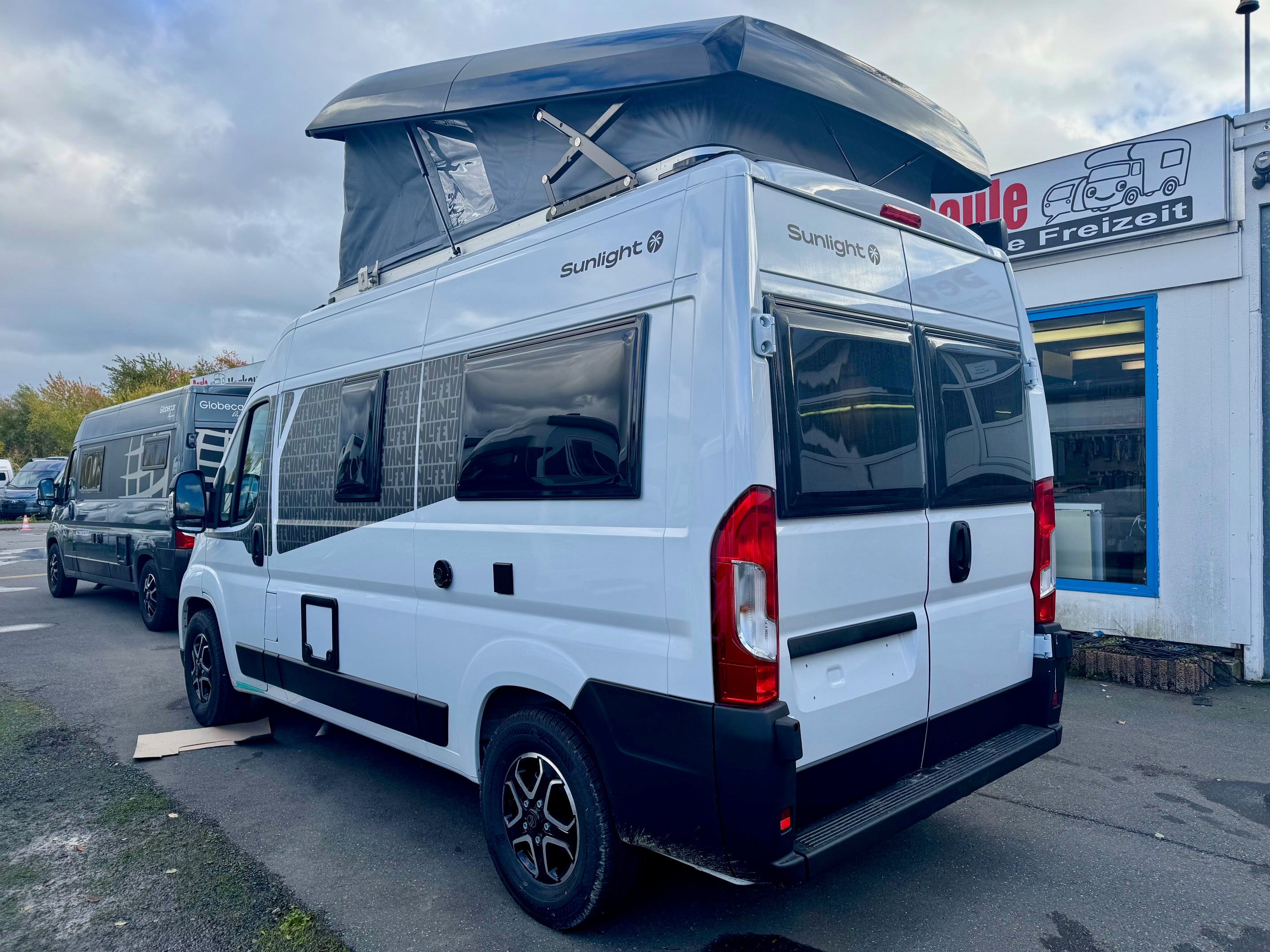 Sunlight Cliff 540 Vanlife Wohnmobil Van - mit Aufstelldach und Anhängerkupplung – 2