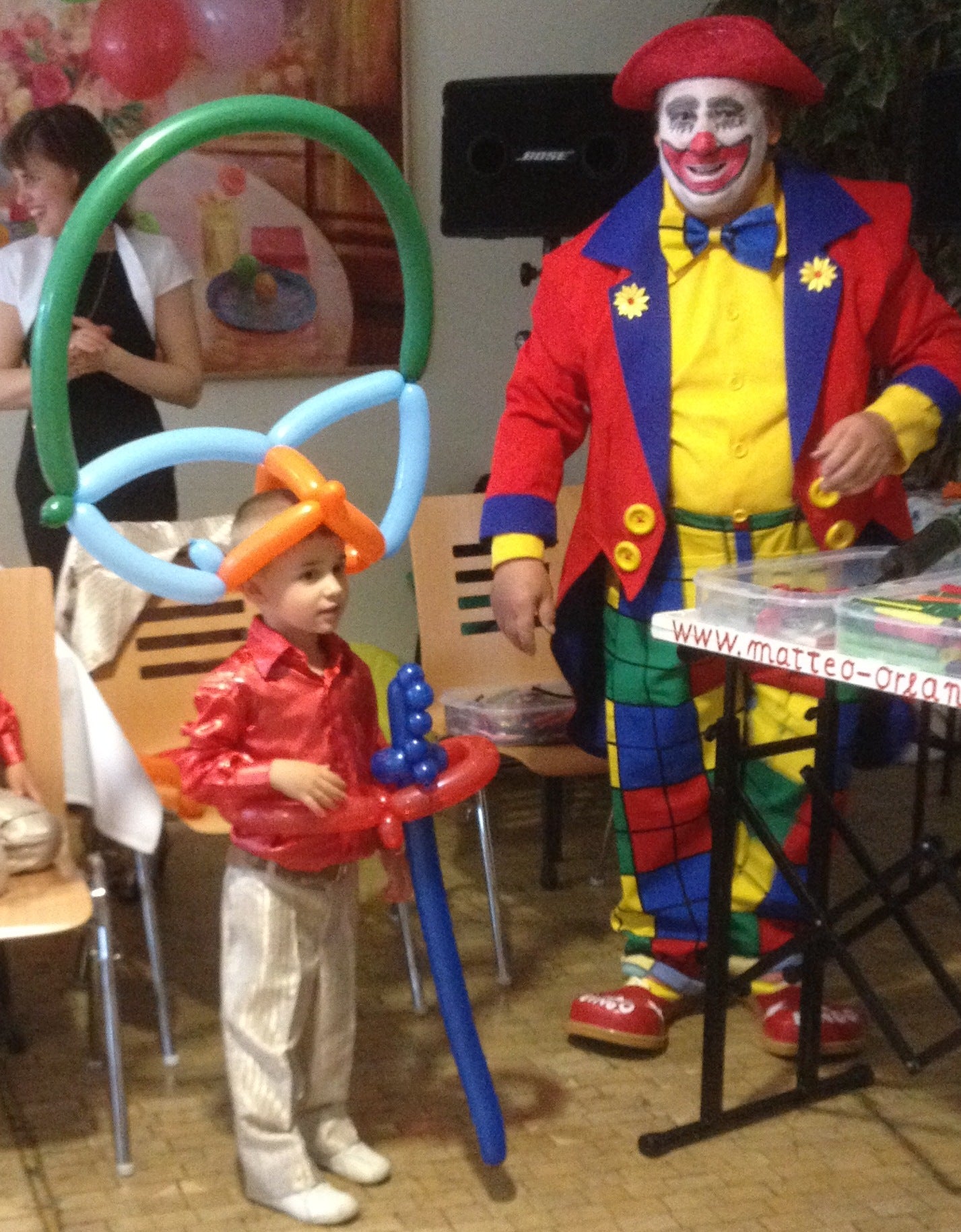 Zauber-Clown Offenbach Orlando " BINGO "aus Offenbach, der langjährige, erfahrene Zirkus-Clown, Ballonmodellierer, und Papier-Schneide-Künstler der Extraklasse