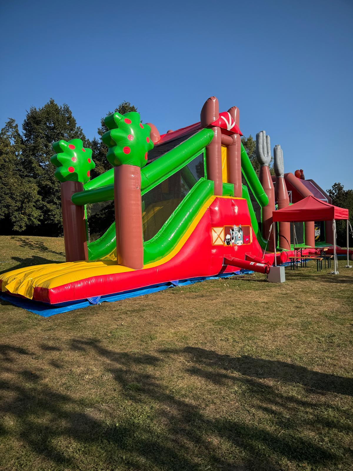 Hindernissparcours 17m - Hüpfburg Bauernhof – 2