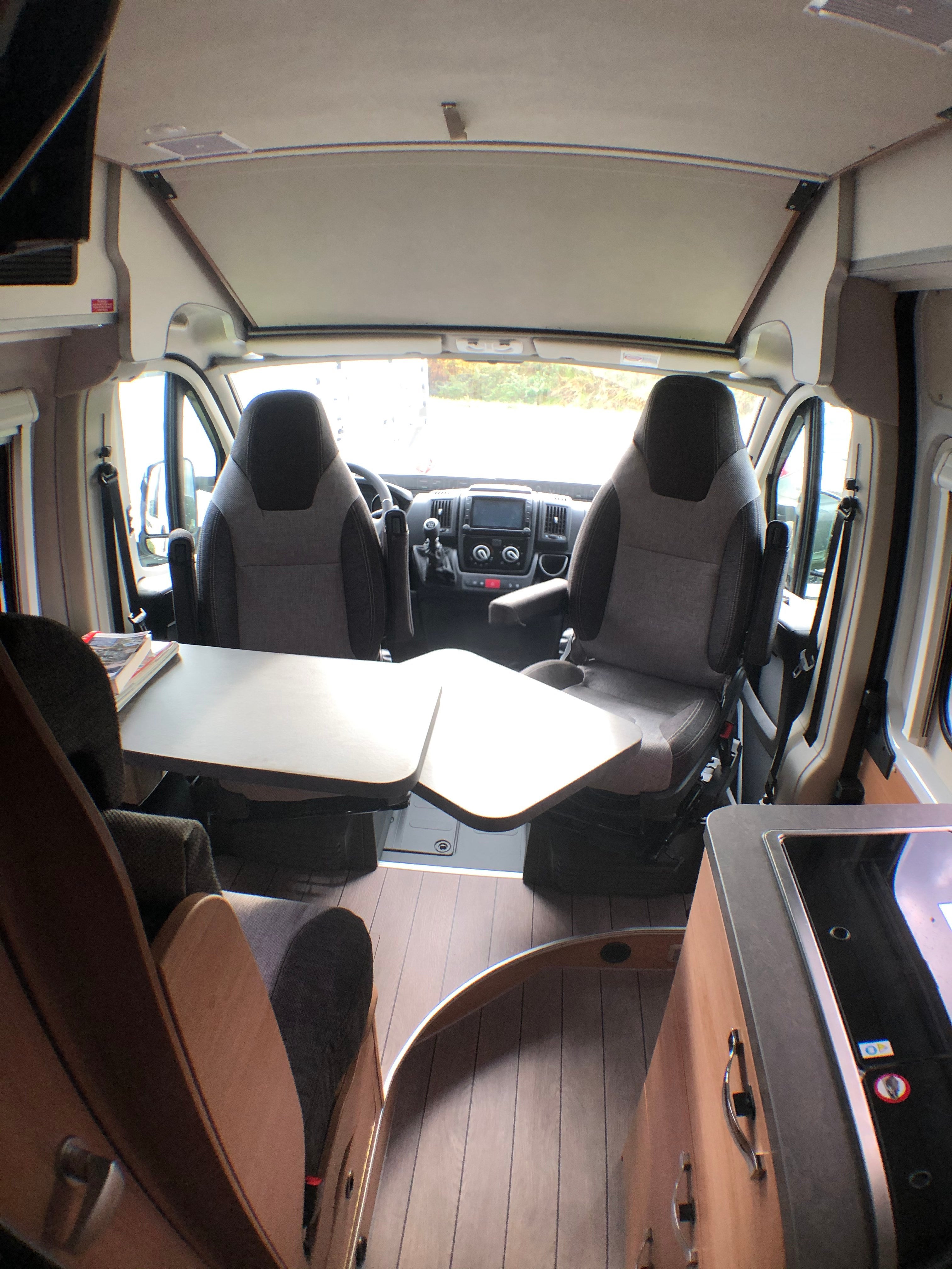 Kastenwagen Weinsberg CaraBus 600DQ für 4 Personen – 3