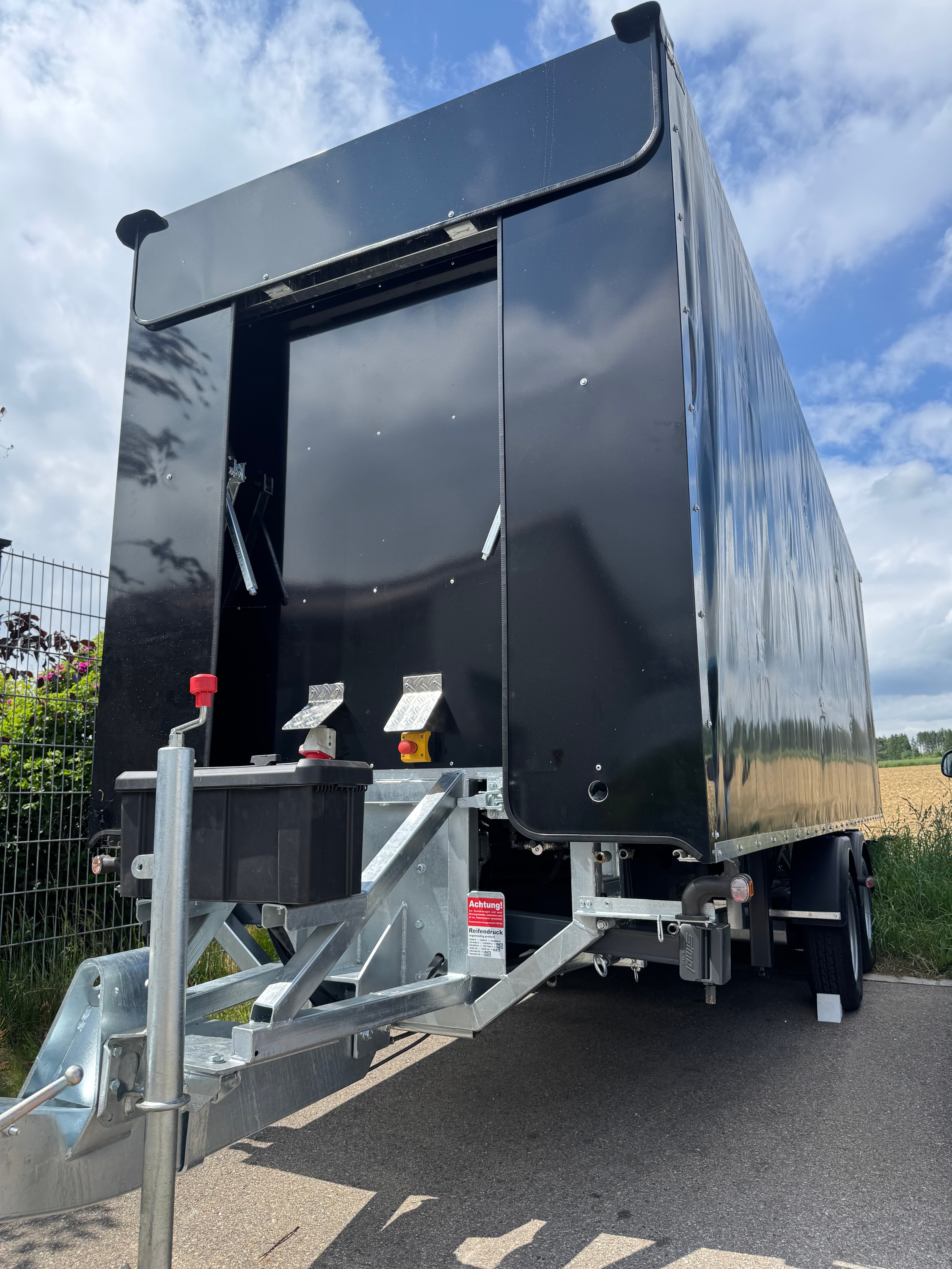 Mobile Bühne für Roadshow – 2