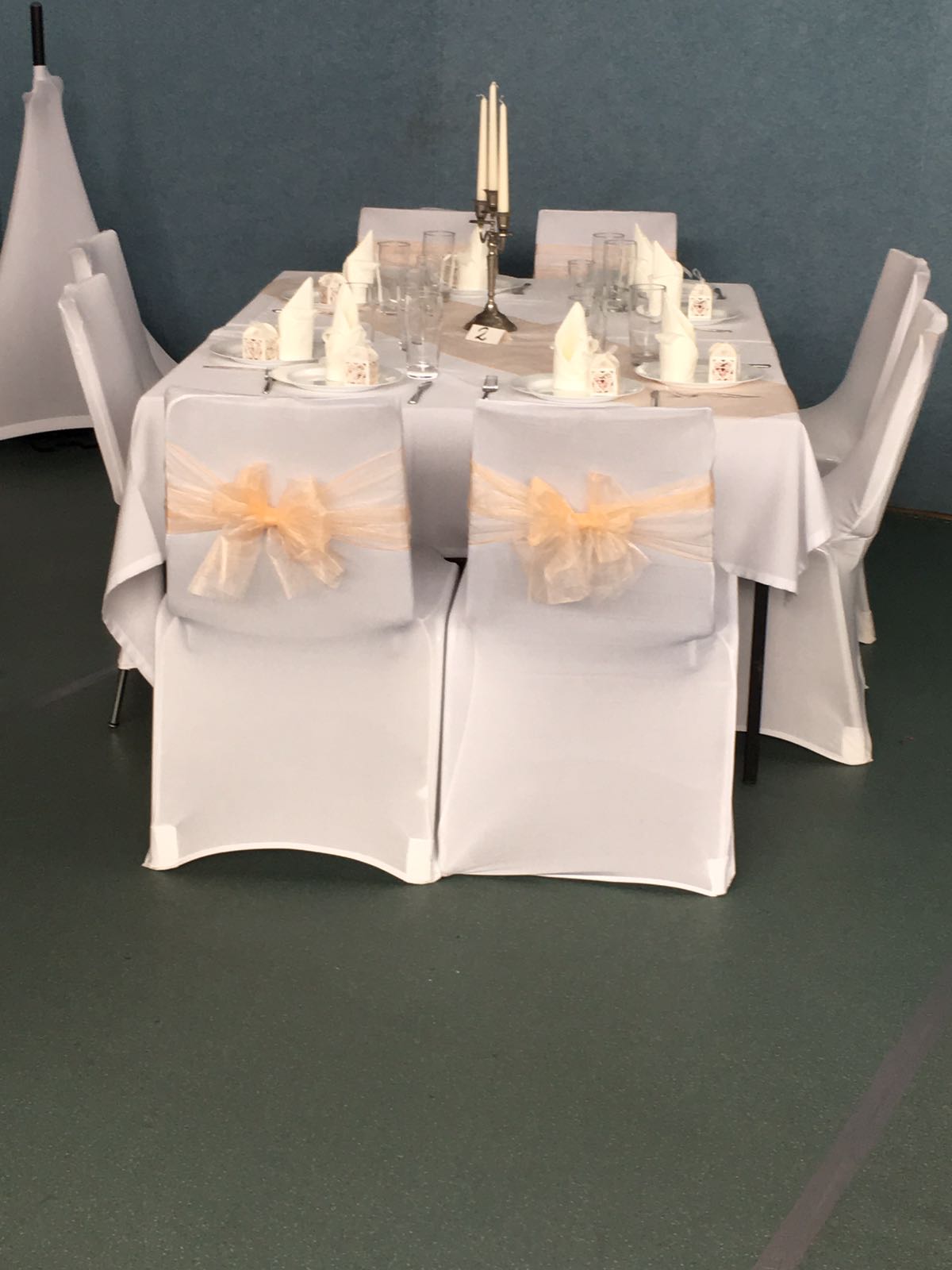 Stuhlhussen / hochwertige Hussen in weißer Farbe für Ihre Hochzeit - Herbstaktion – 4