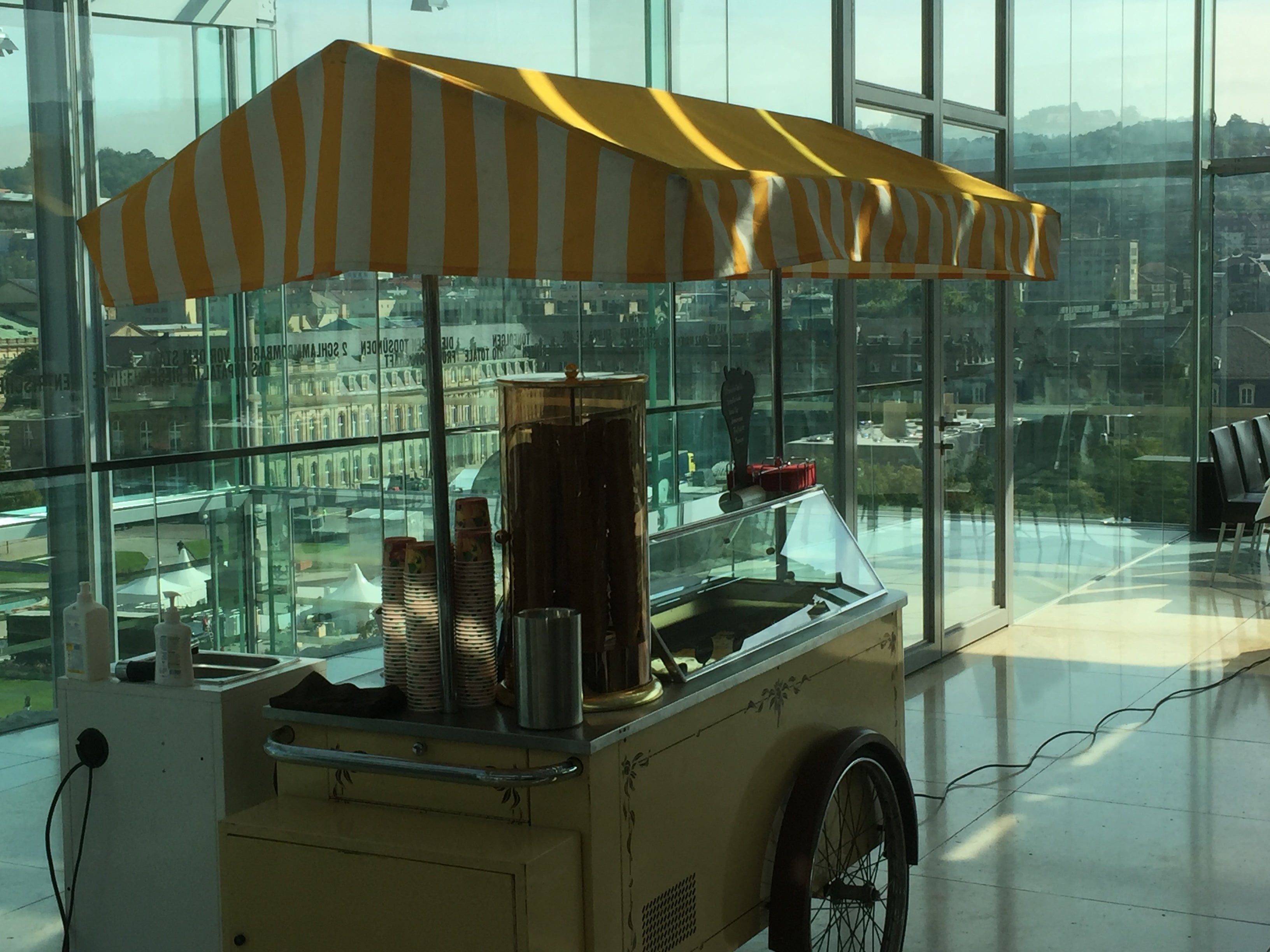 Eisvitrine - Eistheken - Eisstand -  Nostalgie Eiswagen mieten - Eis catering – 2
