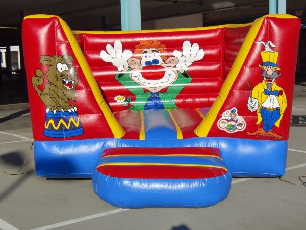 "Clown-Hüpfburg" Farbenspiel pur