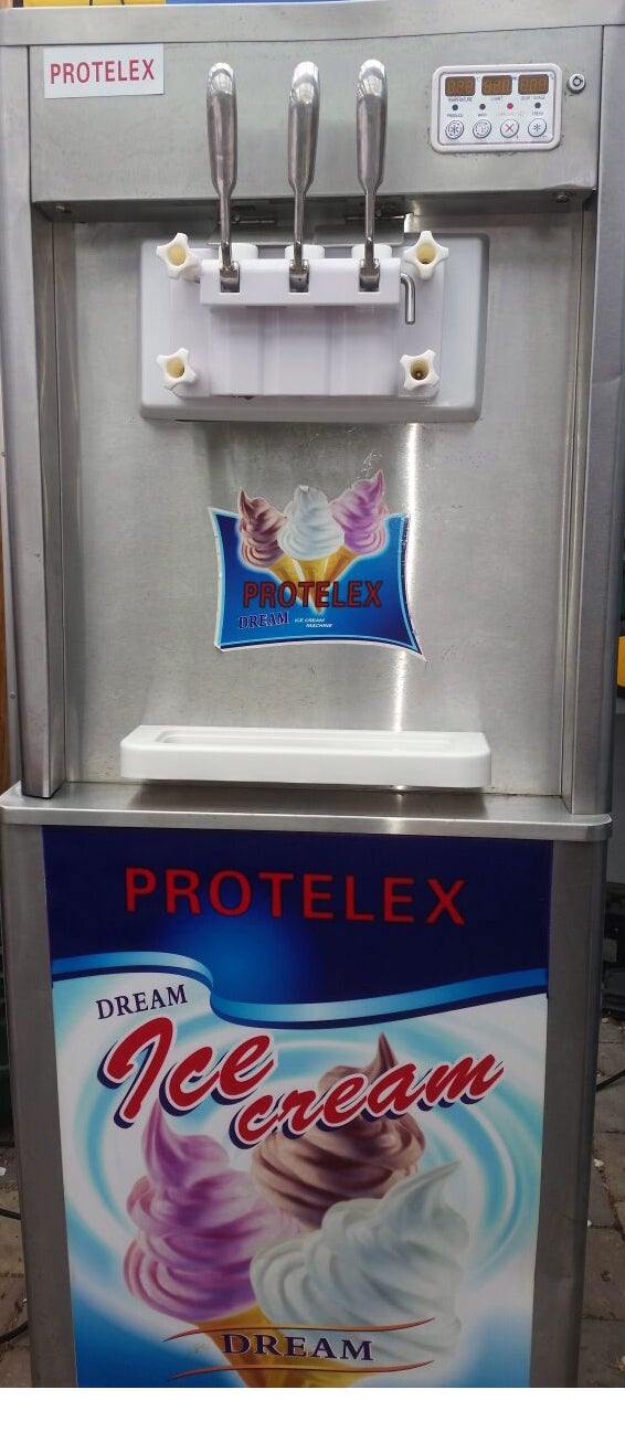 Softeismaschine - Frozen Yogurt - Maschine  mieten - Eis catering Messe – 3