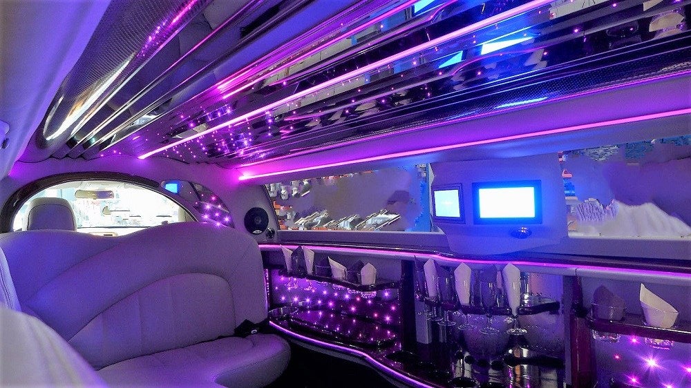 Stretch Limousine, Limofahrt, Junggesellenabschied, Geburtstag, Hochzeit, Party, Limo Ulm, Limo Augsburg, Event Limo, Shuttle, VIP, PINK Limo, PINKE Limo, HUMMER, CHRSLER, LINCOLN, H2, H3 – 3