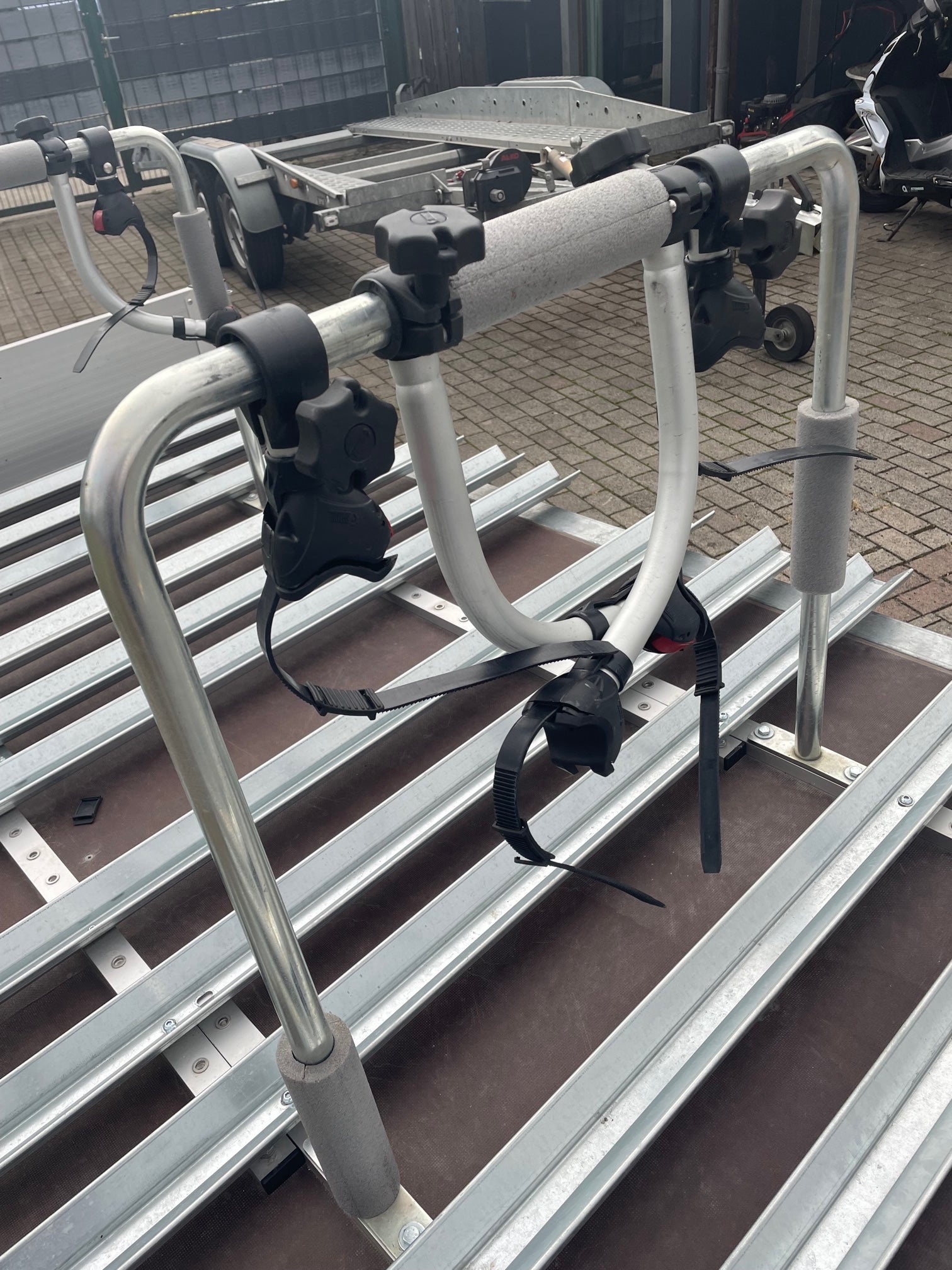 Fahrradtransportanhänger für 12 Fahrräder auch E-Bikes – 2