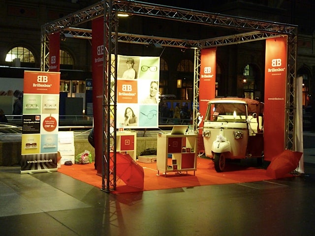 Messestand aus Traversen 7,8 x 4,8 mit 3,4 m Höhe = 37 m² · andere Größen jederzeit möglich – 3