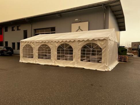 Partyzelt 5 x 8 m inkl. 4 Biergarnituren und 6 Stehtische (mit Hussen) (Festzelt) – 3