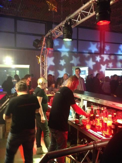 LED Floorspot mit 180 Watt mit RGBW Farbmischung / kann auch aufgehängt werden / DMX-steuerbar – 4