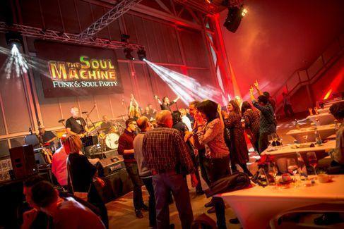 Bierbankhussen / Bierzeltgarniturhussen Stretch SET für 1x Tisch und 2x Bank (für Bierbankgarnitur, Biergarnitur) - Versand möglich! – 4