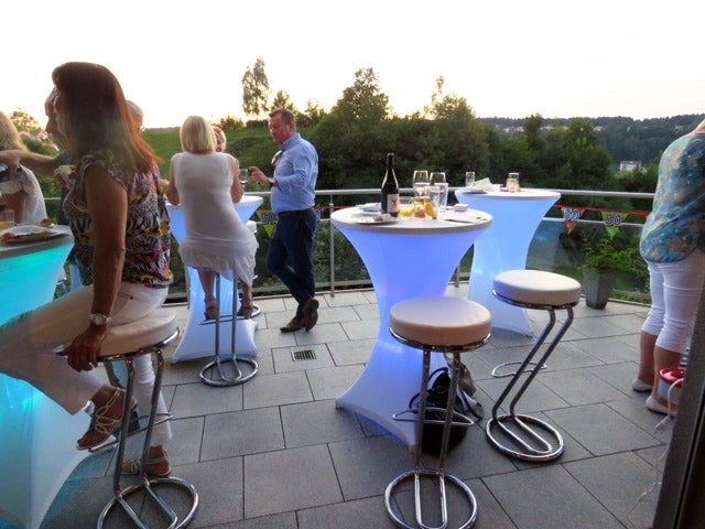 Beleuchtete Stehtische mit Akku LED – echtes Highlight für Hochzeit & Event – 2