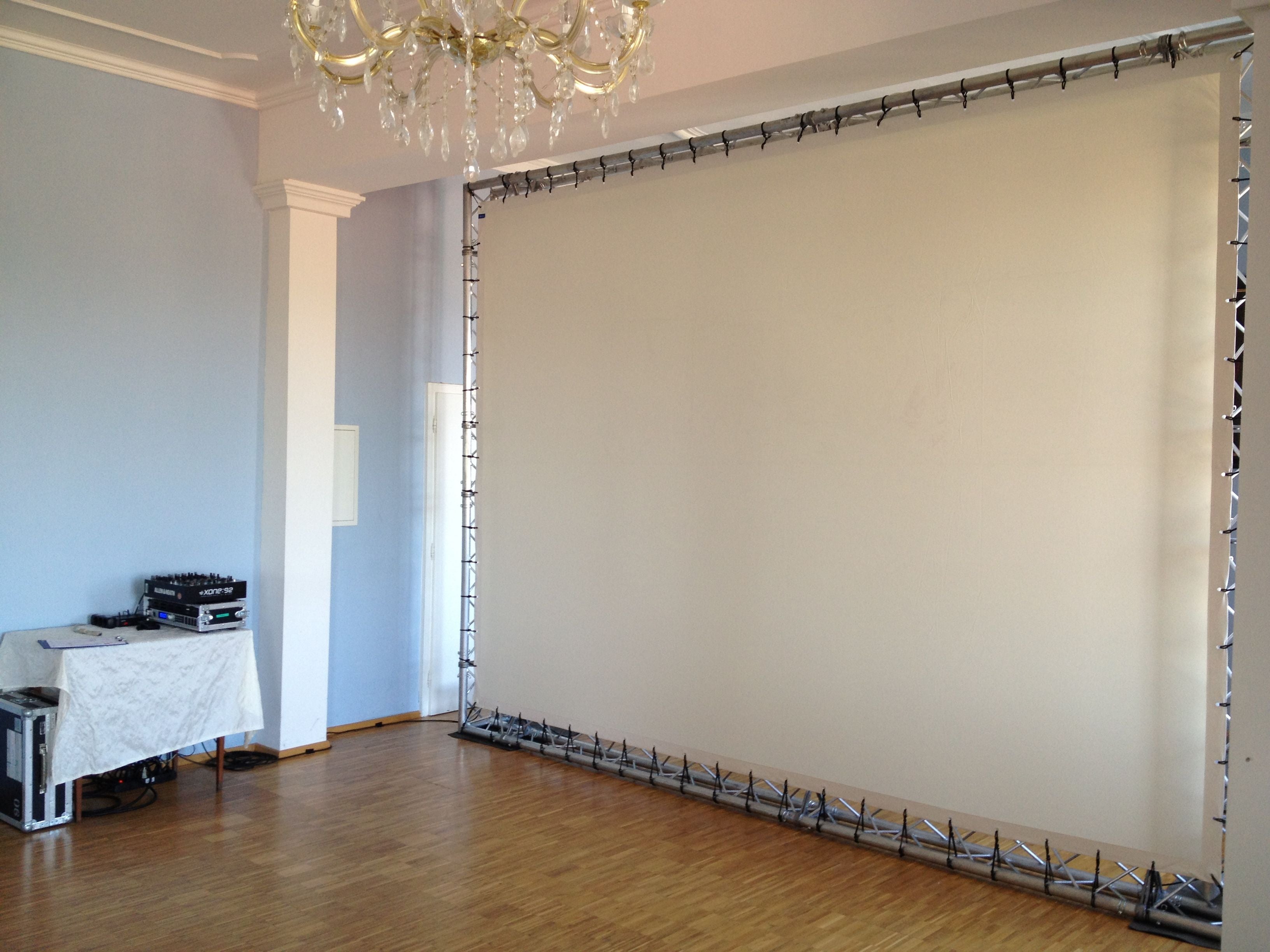 Großbildleinwand im Trussrahmen 400 x 290 cm – 2