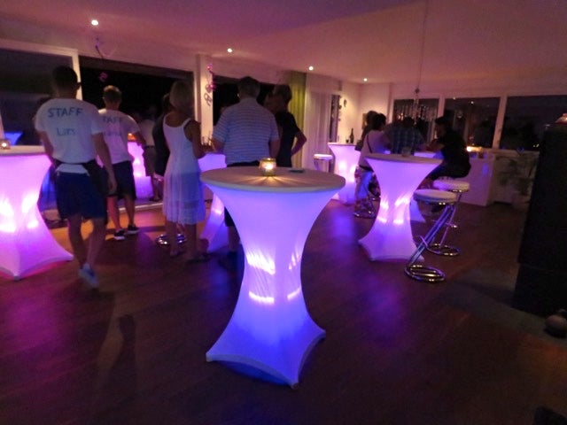 6x beleuchtete Stehtische mit Akku LED – Komplett-Set für Hochzeit & Event – 3
