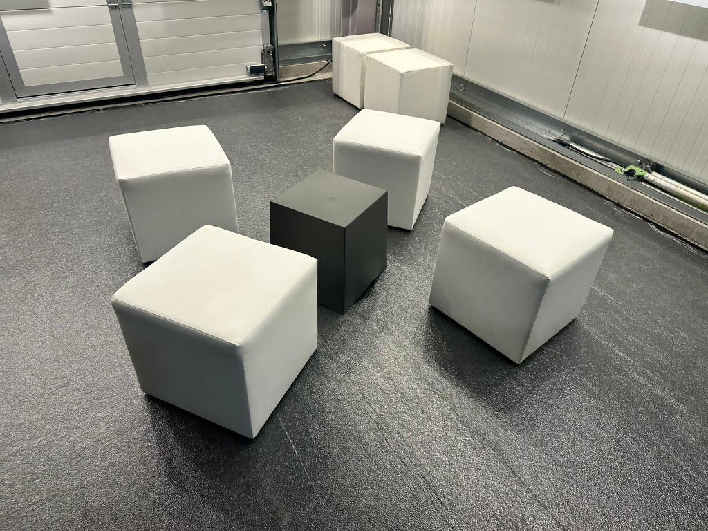 Design-Sitzwürfel / Lounge-Hocker (Kunstleder, 45 × 45 × 45 cm)