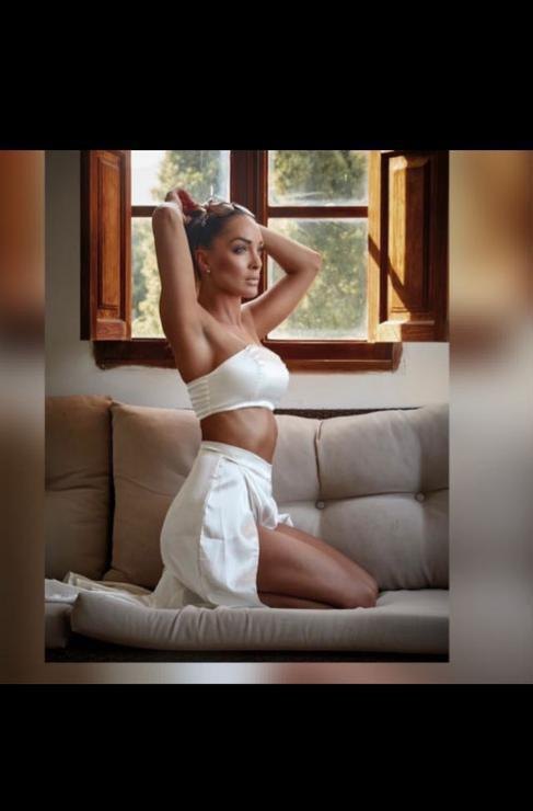 Stripperin JANICE mieten - atemberaubend schön, auch als Poledancer – Raum Hamburg