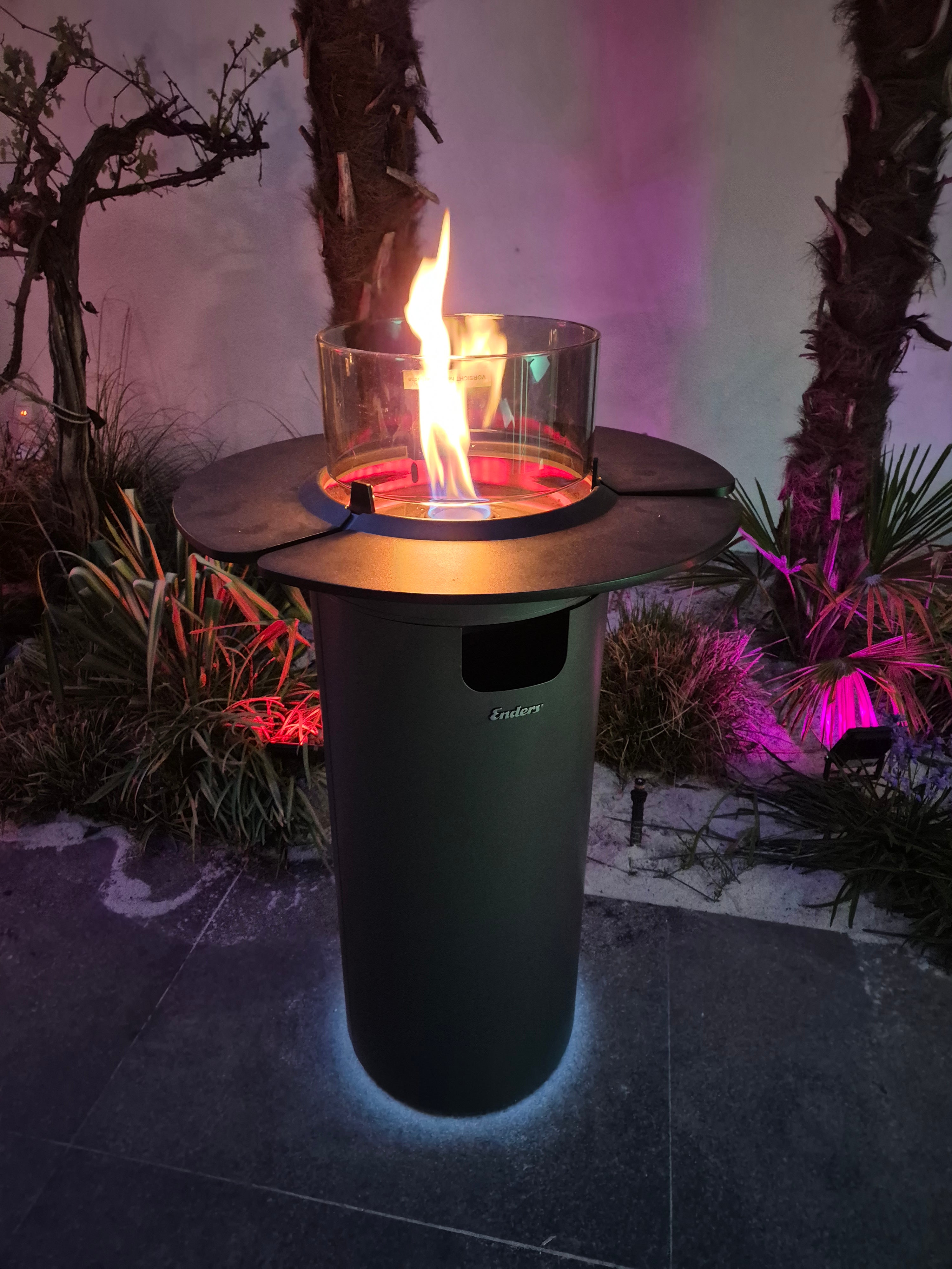 Terrassenfeuer Feuersäule mit Gas betrieben