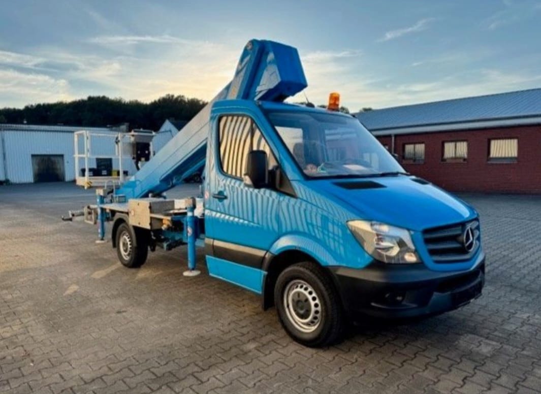 Arbeitsbühne Hubsteiger Hebebühne Mieten Leihen 3,5t 22m – 4