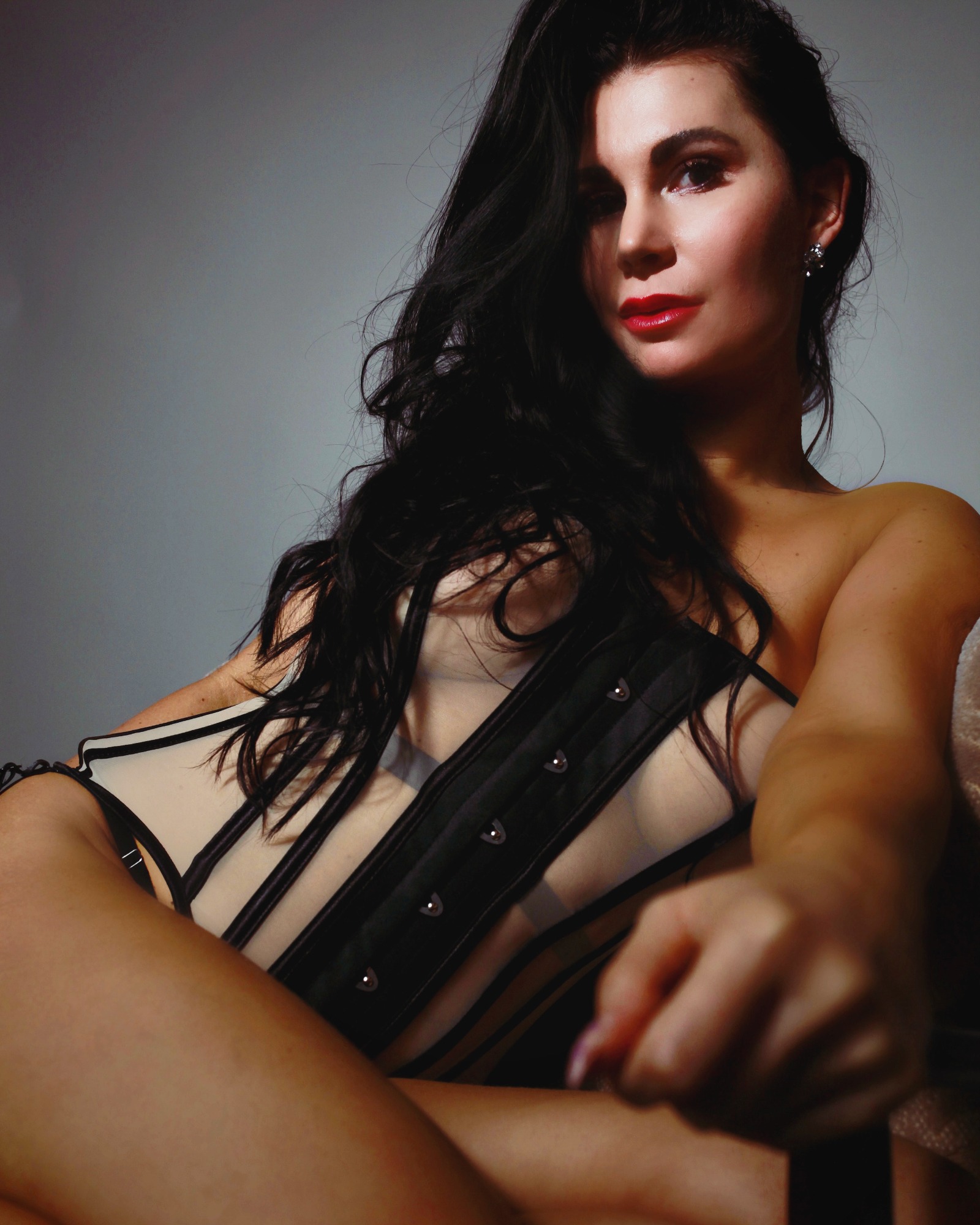 Stripperin Mercedes buchen – professionelle Stripshow für JGA & Event – 2