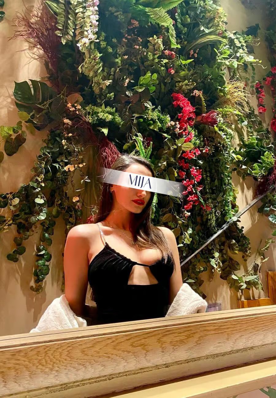 Escort Ariana Düsseldorf buchen – High Class Begleitung – 2