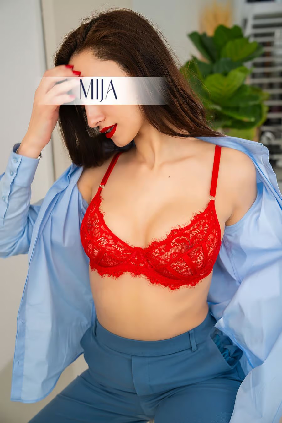 Escort Ariana Düsseldorf buchen – High Class Begleitung – Thumbnail 7