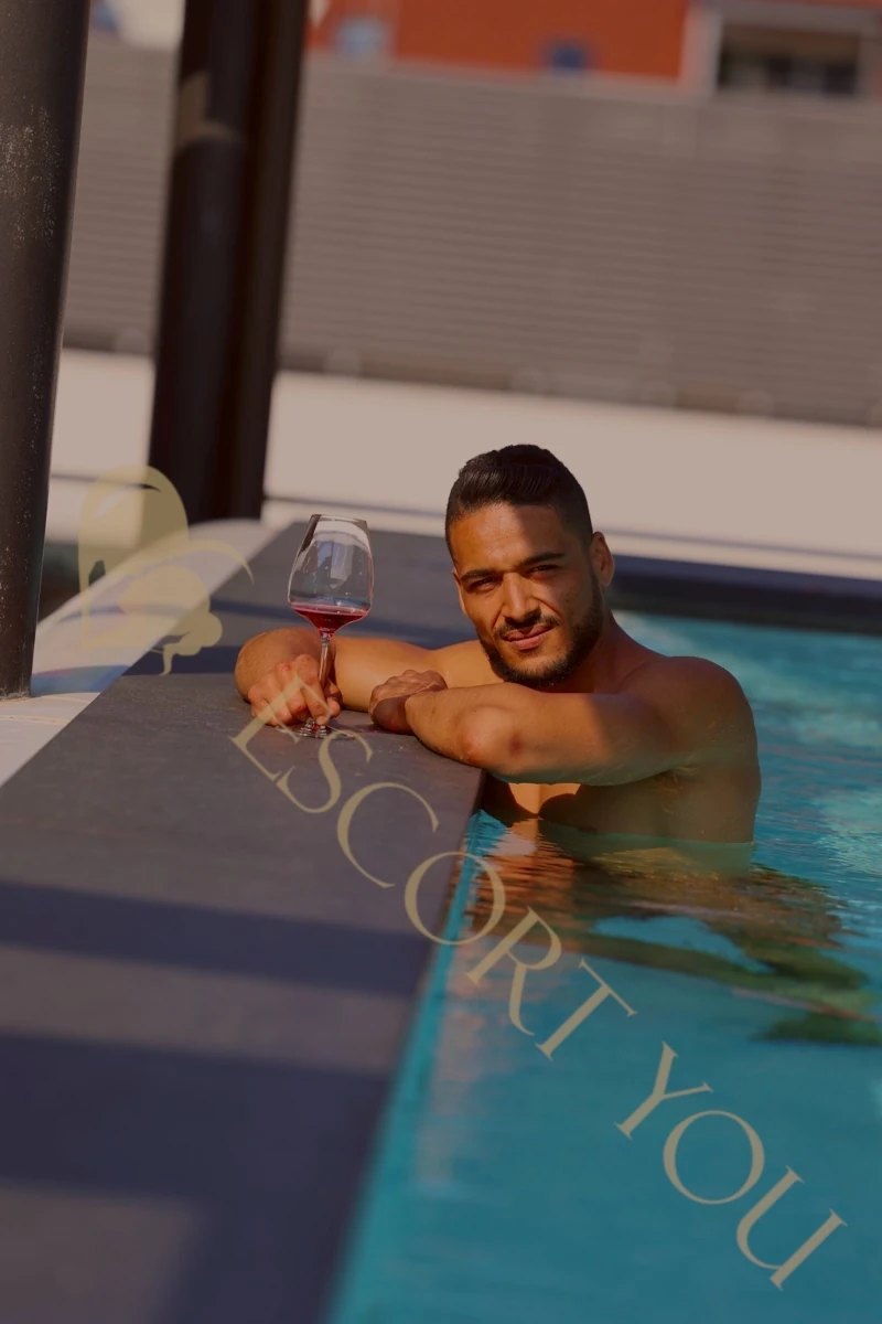Callboy Karlsruhe buchen – Johnny | High Class Escort – 3