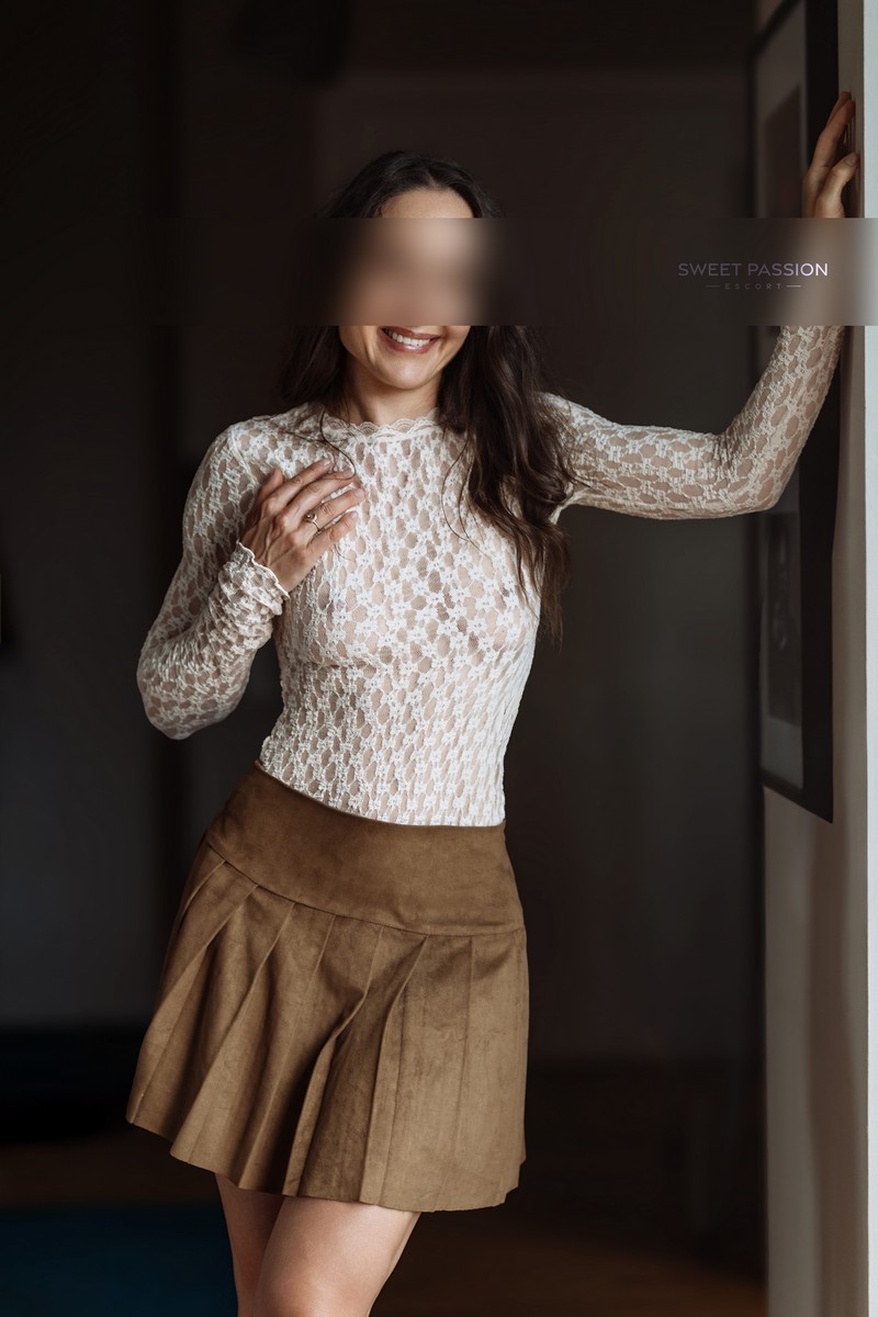 Escort Maya Berlin – High Class Begleitung – Thumbnail 6