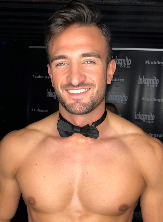 Stripper Nick Düsseldorf buchen – Stripshow & Showact – 3