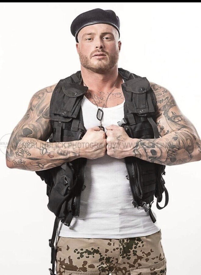 Stripper Clay Berlin buchen – Stripshow & Showact – 2