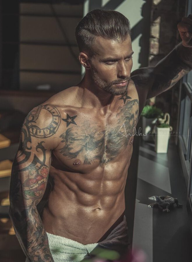 Stripper Mike Düsseldorf buchen – Stripshow & Showact – 2