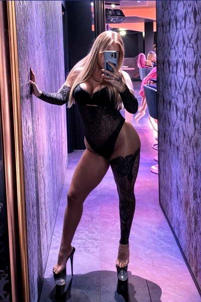 Stripperin Sky Frankfurt Am Main buchen – Stripshow & Showact – 4