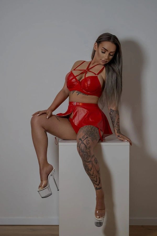 Stripperin Larissa Lingen buchen – Stripshow & Showact – 2