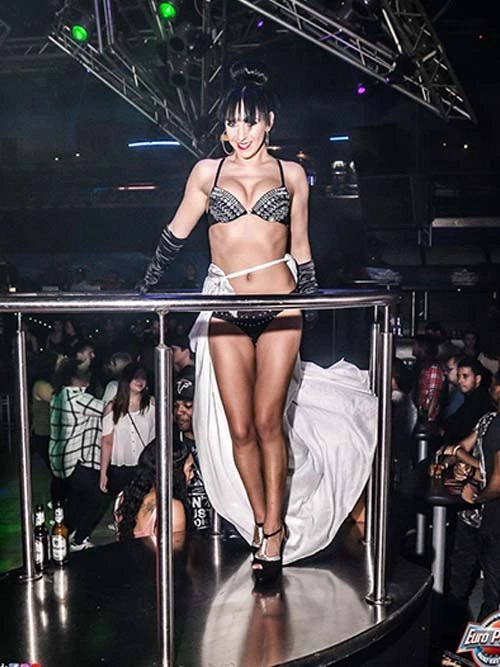 Stripperin Stripparella Nürnberg buchen – Stripshow & Showact – 3