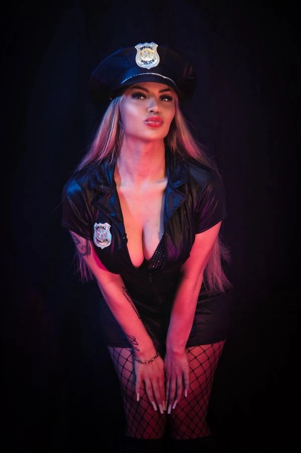 Stripperin Alya Hamburg buchen – Stripshow & Showact – Thumbnail 7
