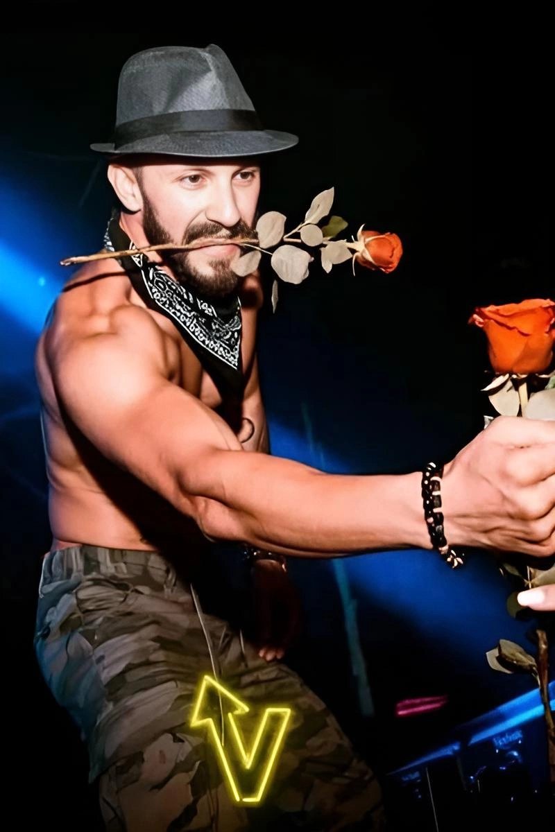 Stripper Aras Köln buchen – Stripshow & Showact – 2