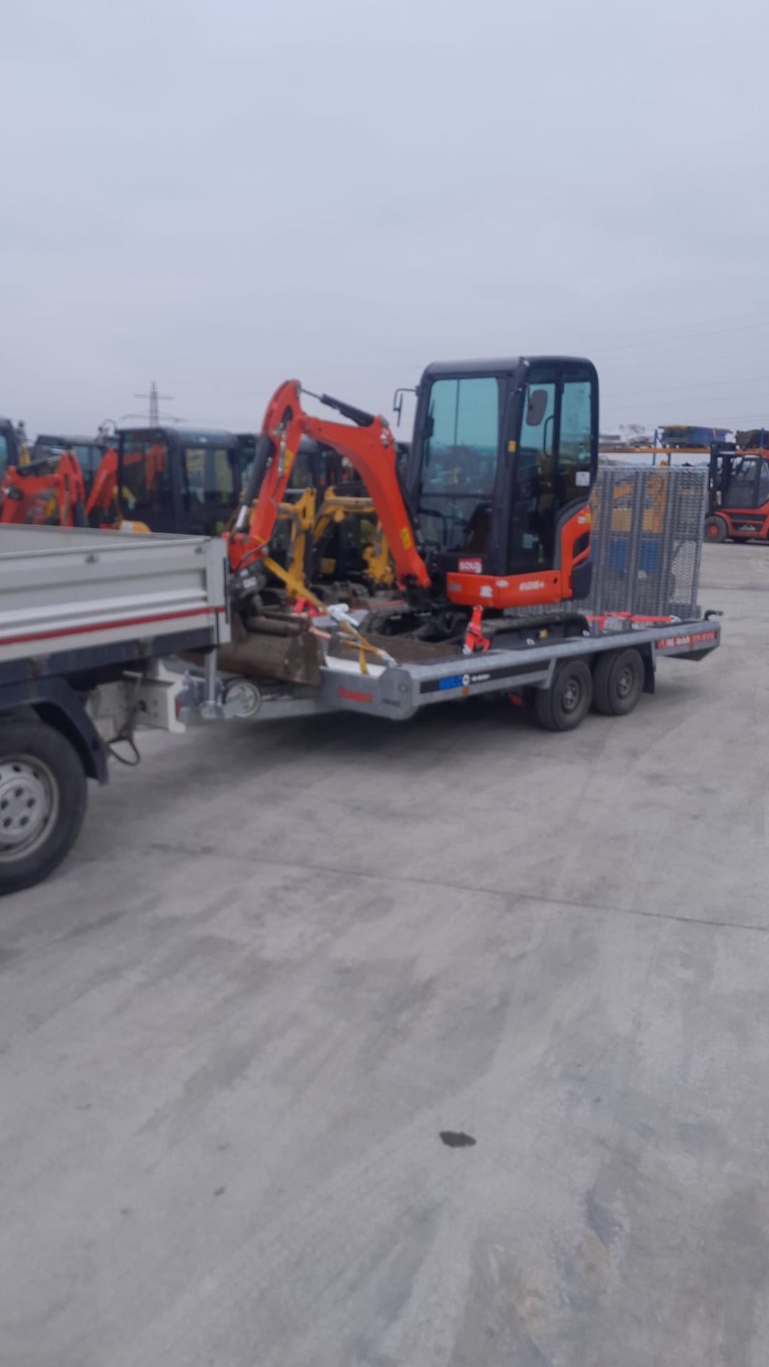 Maschinen- und Autotransportanhänger 3,5 t mit Auffahrrampen