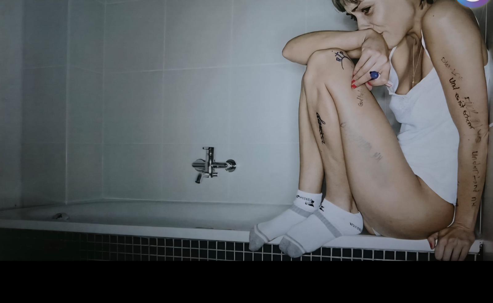 Extremsklavin Sub – Escort in Frankfurt & Bad Homburg buchen – Thumbnail 9