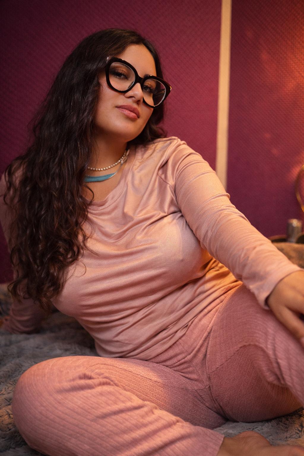 Franceska – Escort in Frankfurt & Bad Homburg buchen – Thumbnail 7