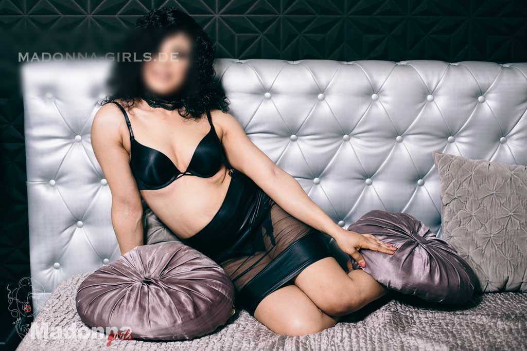 Kelis – Escort in Frankfurt & Bad Homburg buchen – Thumbnail 7