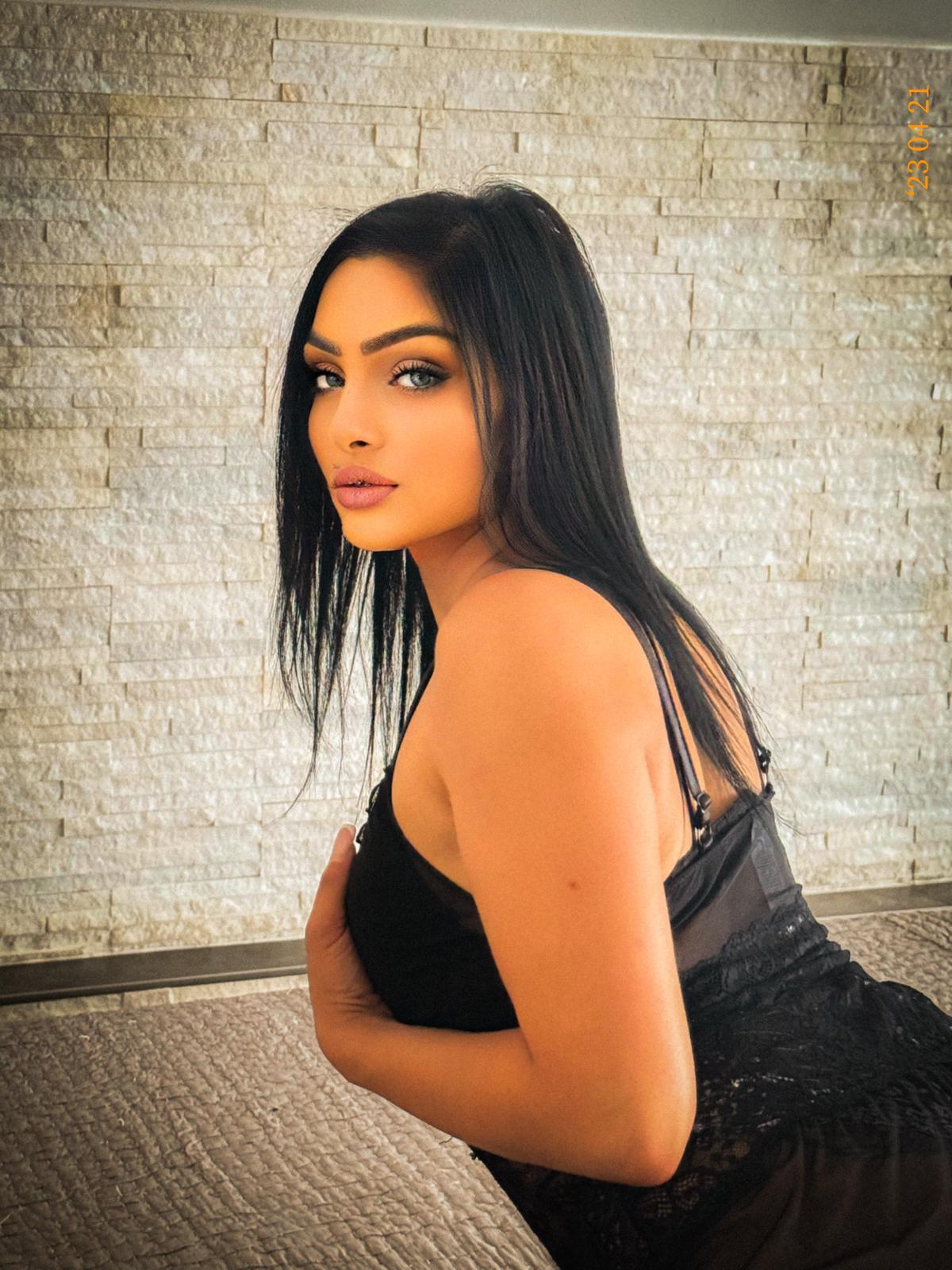Carina – Escort in Frankfurt & Bad Homburg buchen