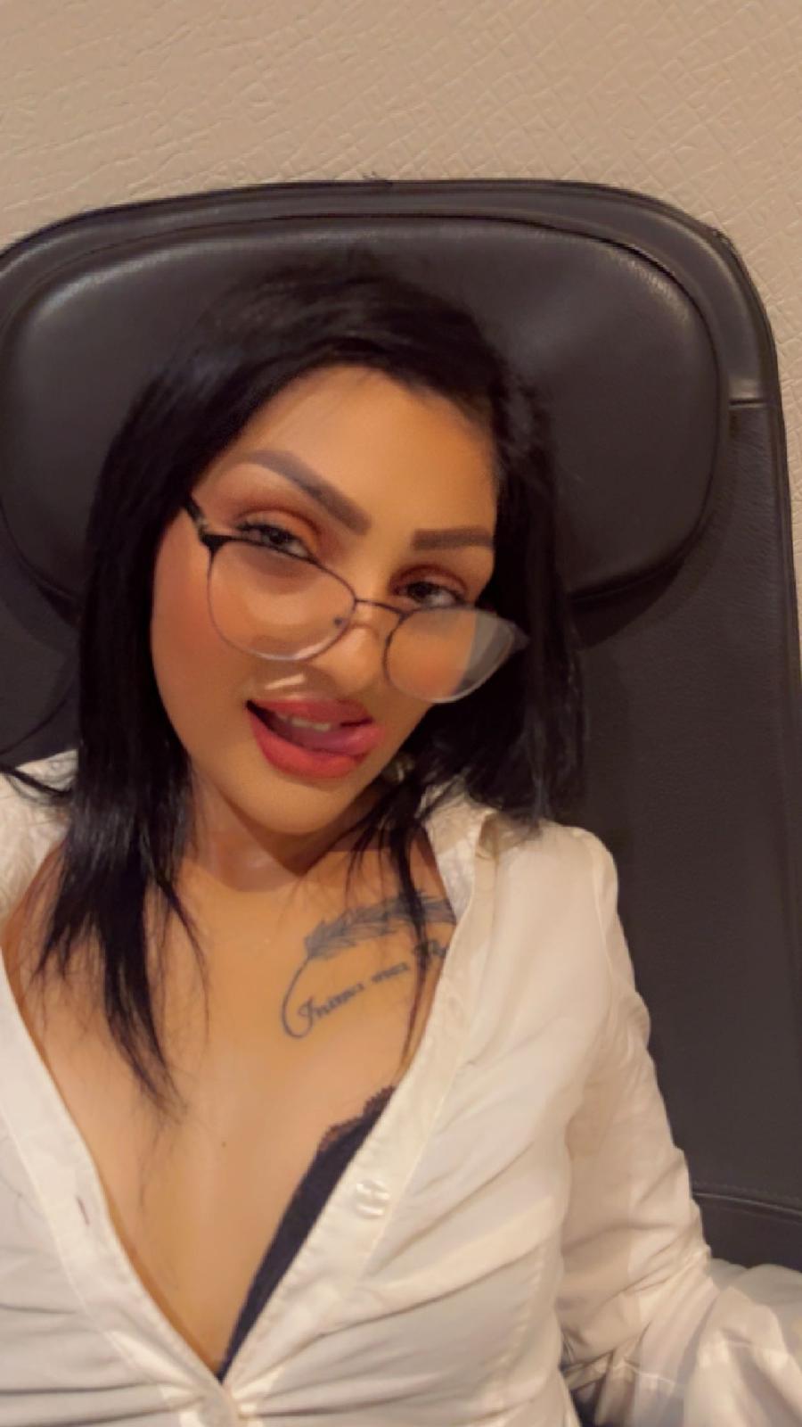 Alice – Escort in Frankfurt & Bad Homburg buchen